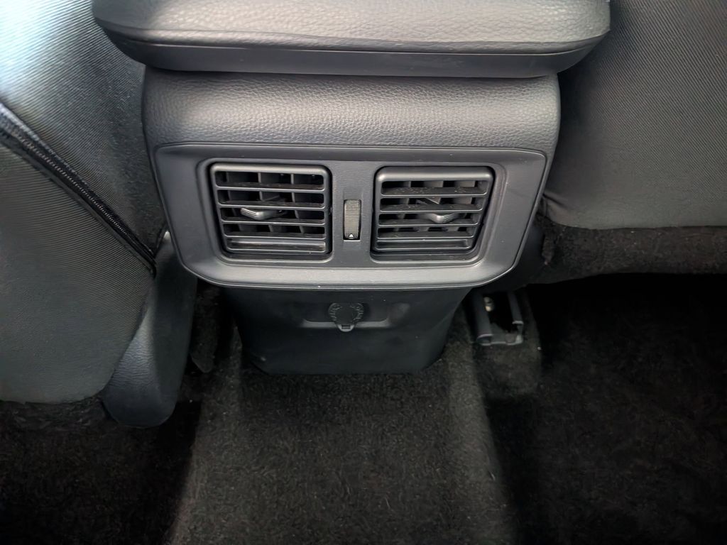 Thumbnail: 2025 Toyota RAV4 - 27