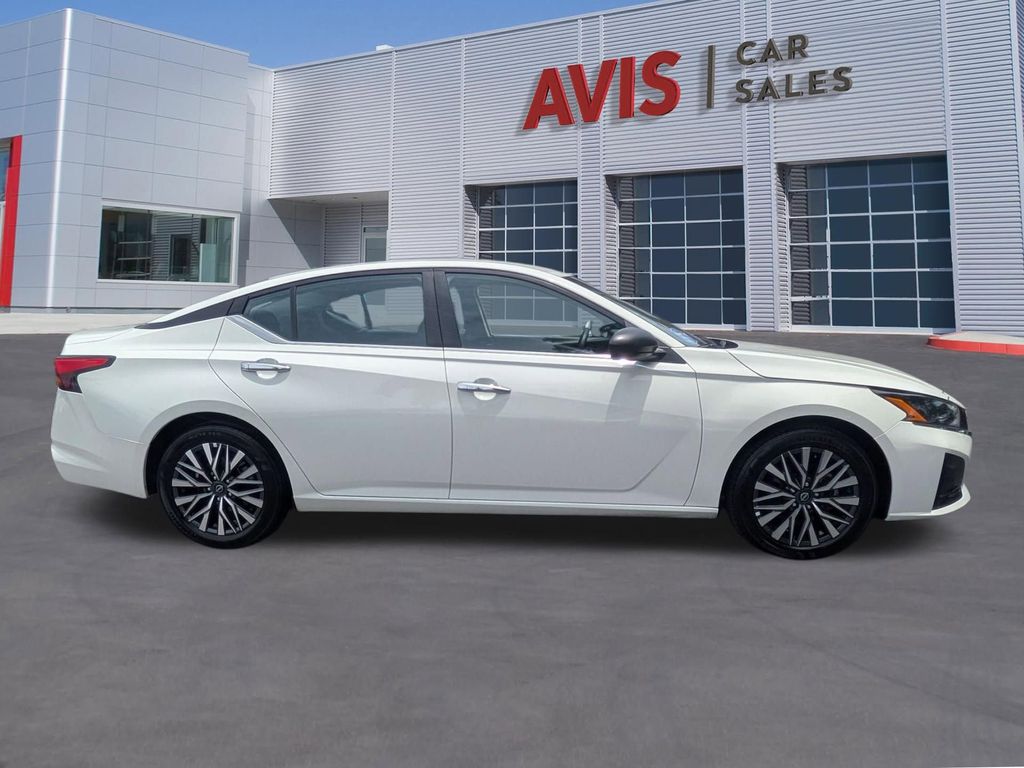Thumbnail: 2025 Nissan Altima - 5