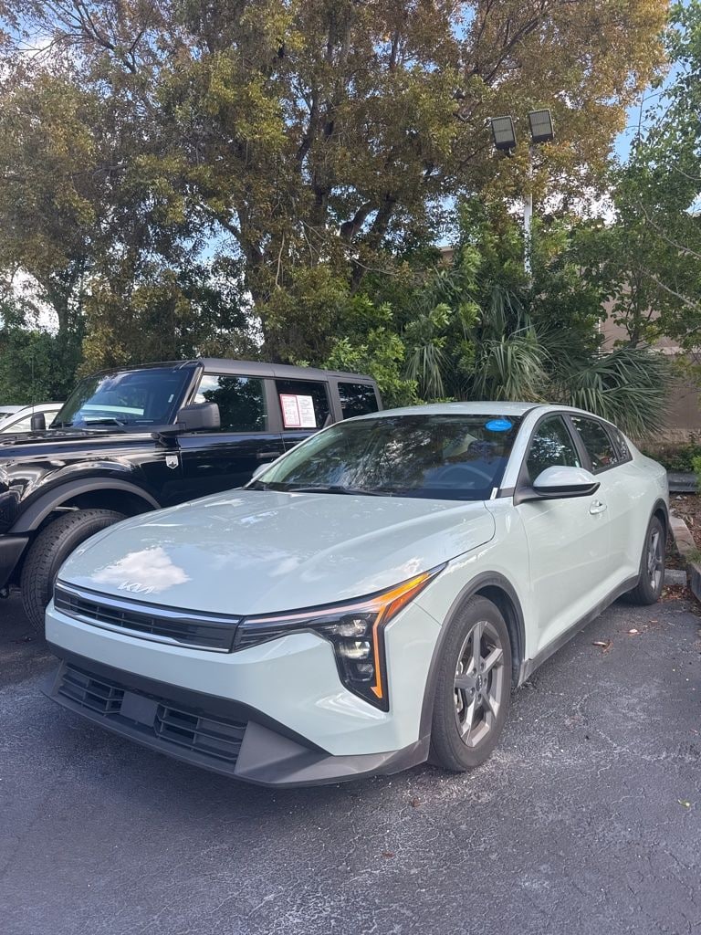 2025 Kia K4 LXS