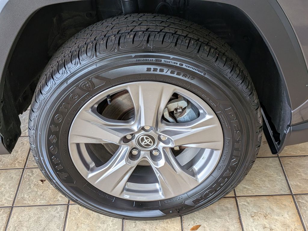 Thumbnail: 2025 Toyota RAV4 - 33