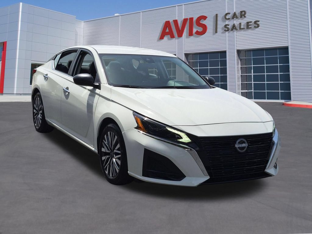Thumbnail: 2025 Nissan Altima - 3