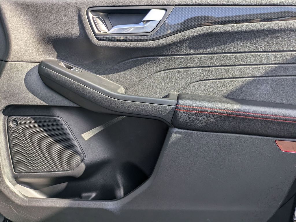 Thumbnail: 2025 Ford Escape - 32