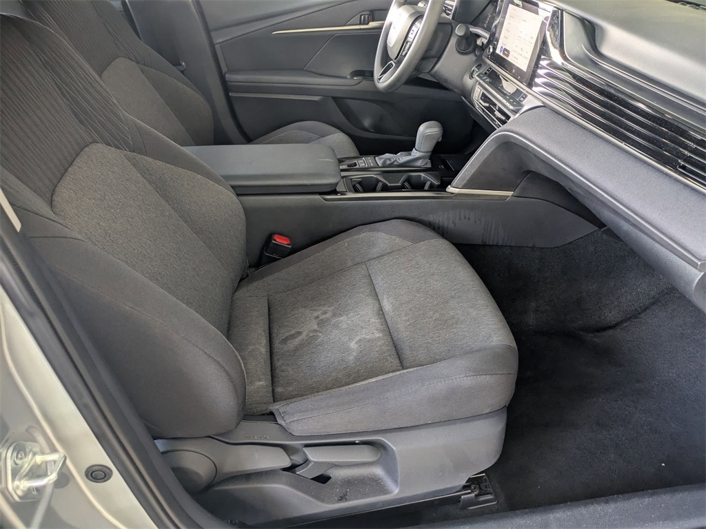 Thumbnail: 2025 Toyota Camry - 32