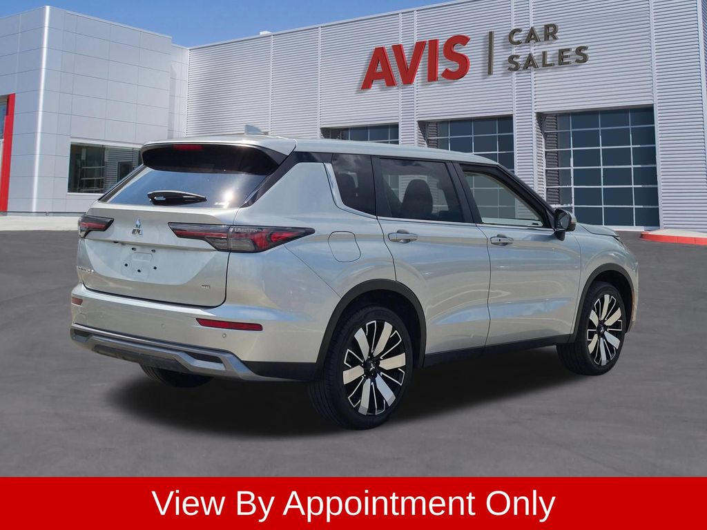 Thumbnail: 2025 Mitsubishi Outlander - 6