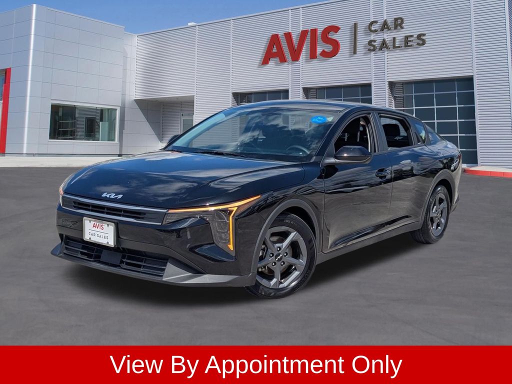 2025 Kia K4 LXS AT's photo