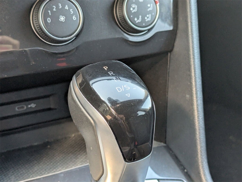 Thumbnail: 2024 Volkswagen Tiguan - 17