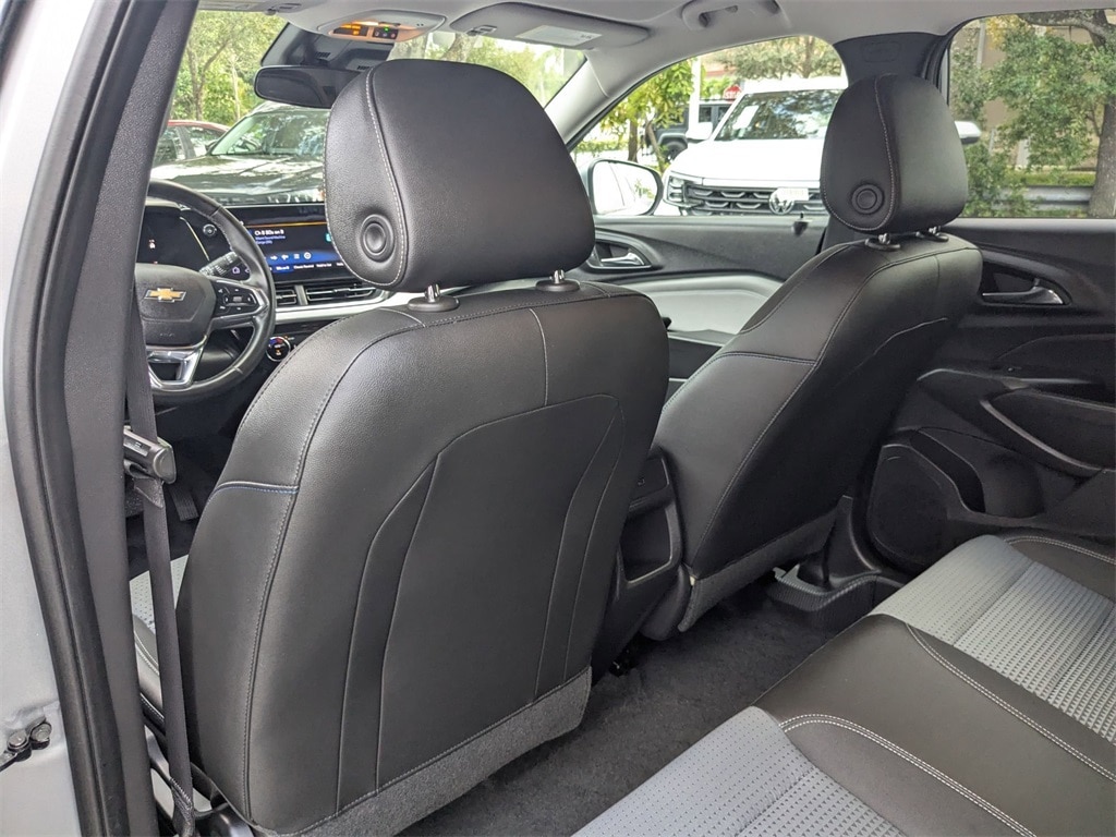 Thumbnail: 2025 Chevrolet Trax - 22