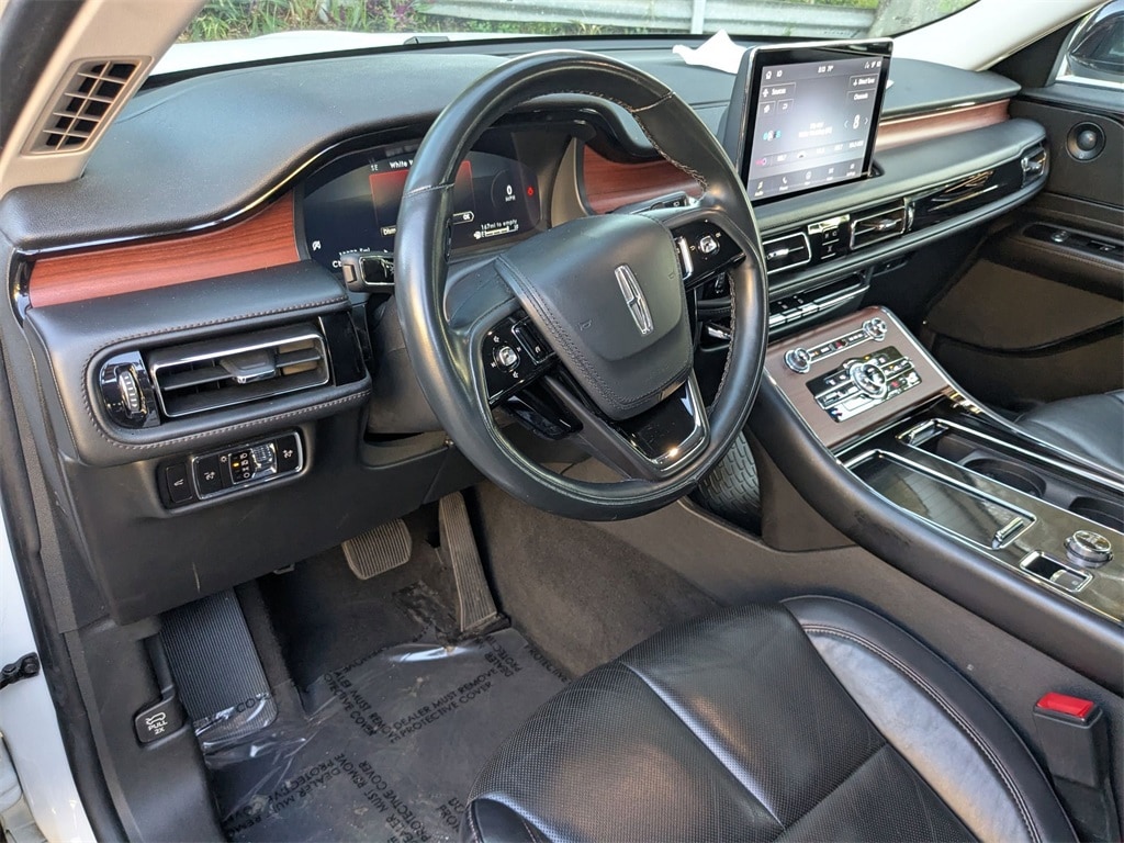 Thumbnail: 2023 Lincoln Aviator - 13