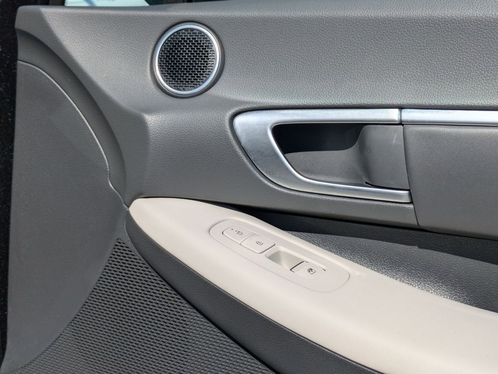 Thumbnail: 2025 Hyundai Sonata - 33