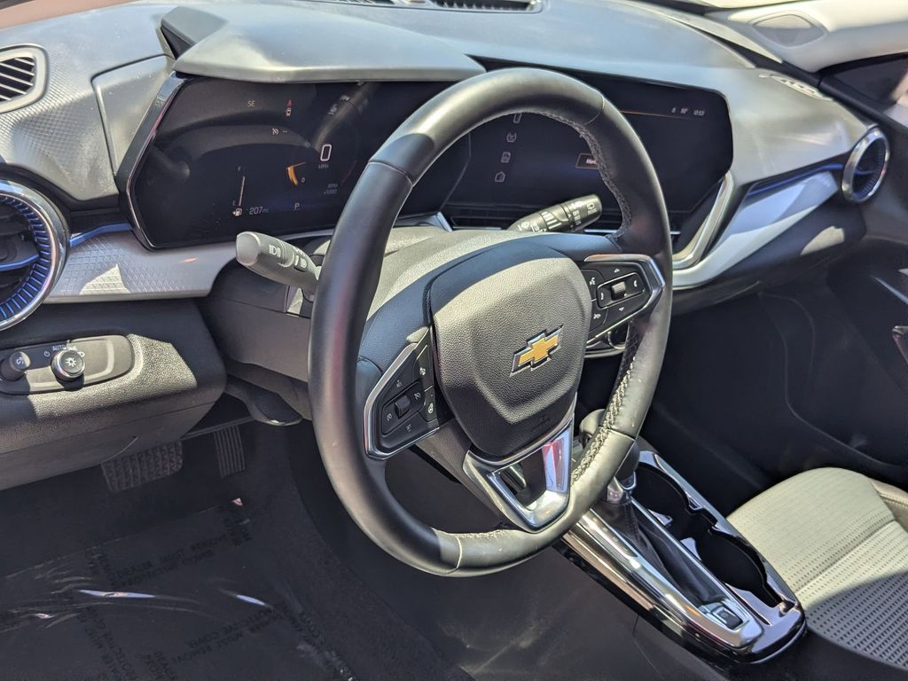 Thumbnail: 2025 Chevrolet Trax - 15