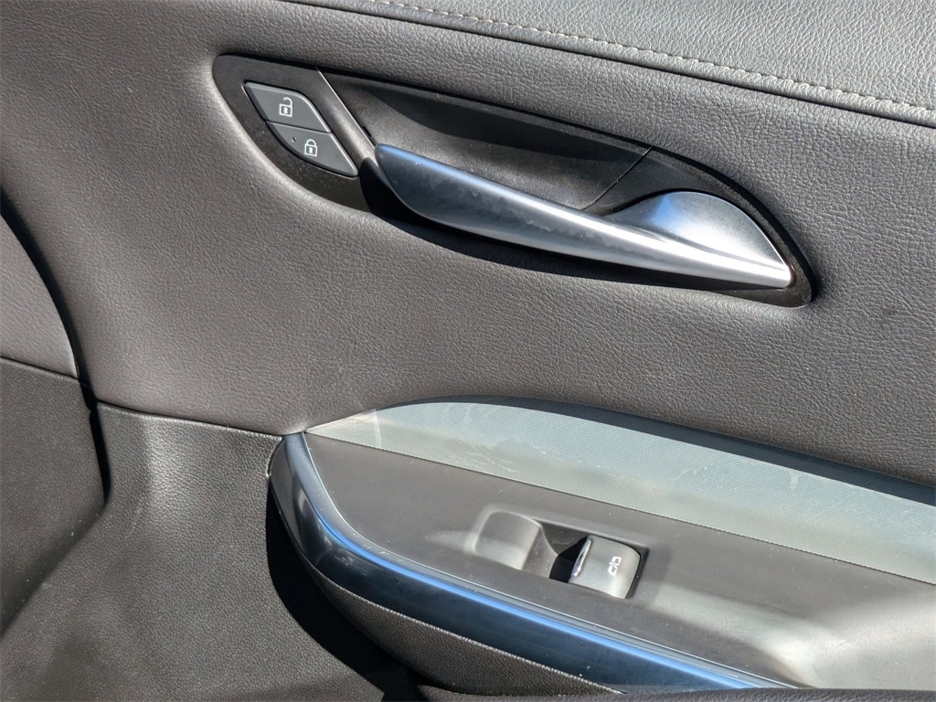 Thumbnail: 2023 Cadillac XT4 - 34