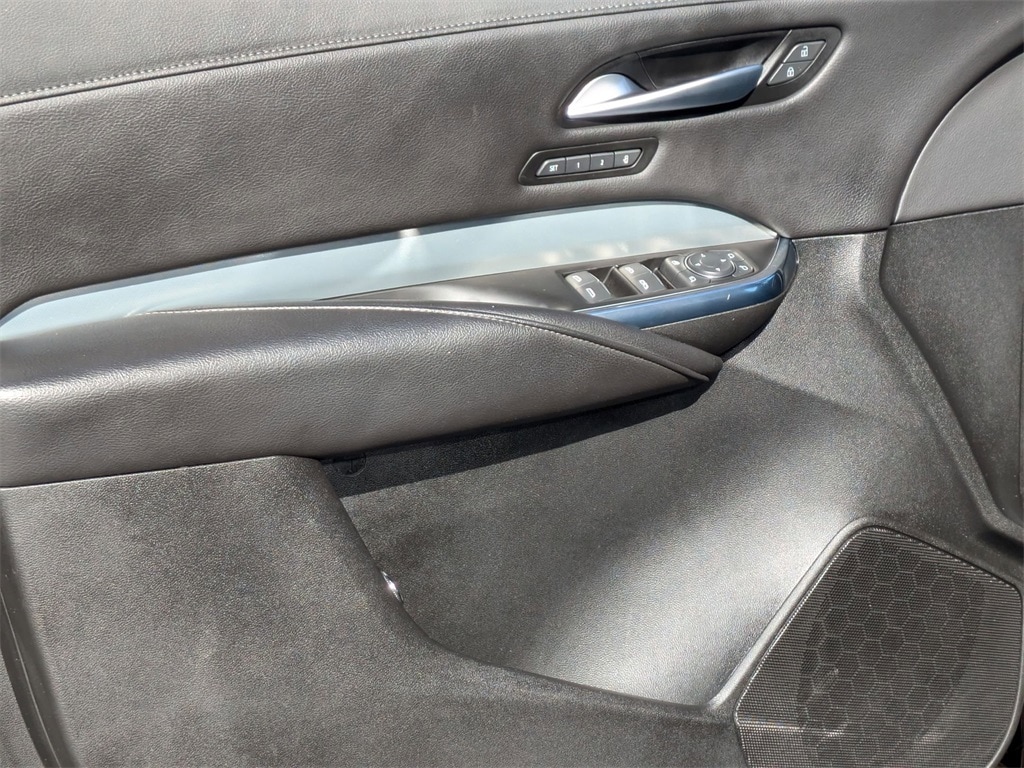 Thumbnail: 2023 Cadillac XT4 - 11