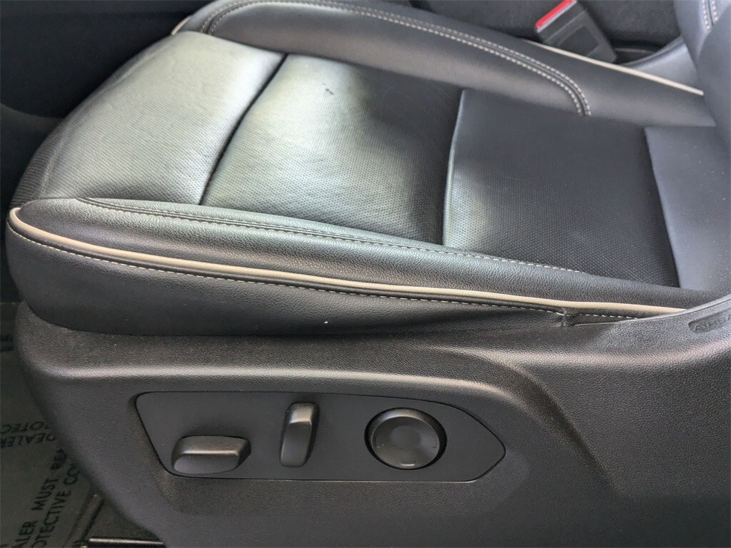 Thumbnail: 2023 Chevrolet Suburban - 15