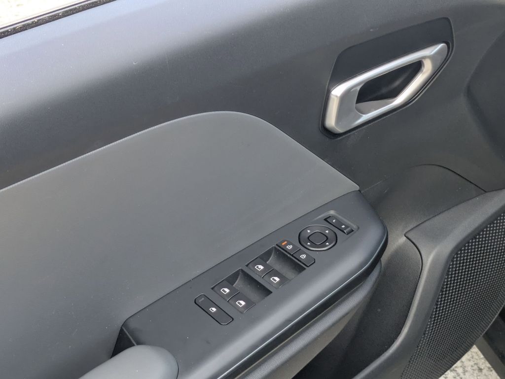 Thumbnail: 2025 Kia K4 - 25