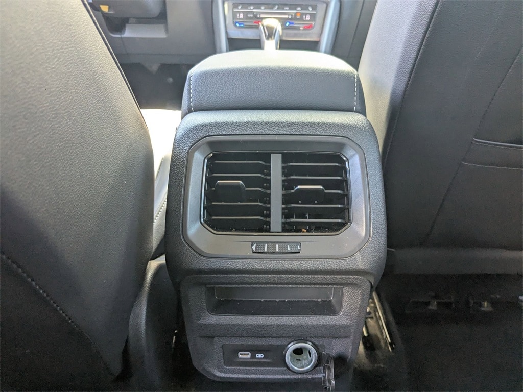 Thumbnail: 2024 Volkswagen Tiguan - 27