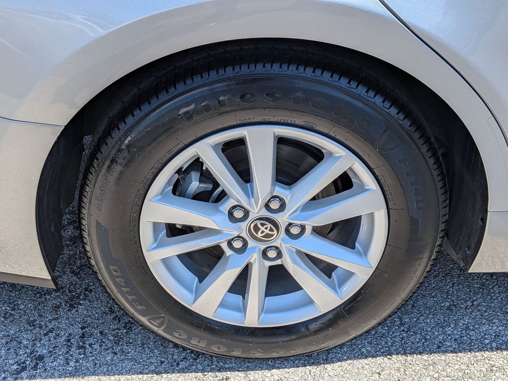 Thumbnail: 2025 Toyota Camry - 30