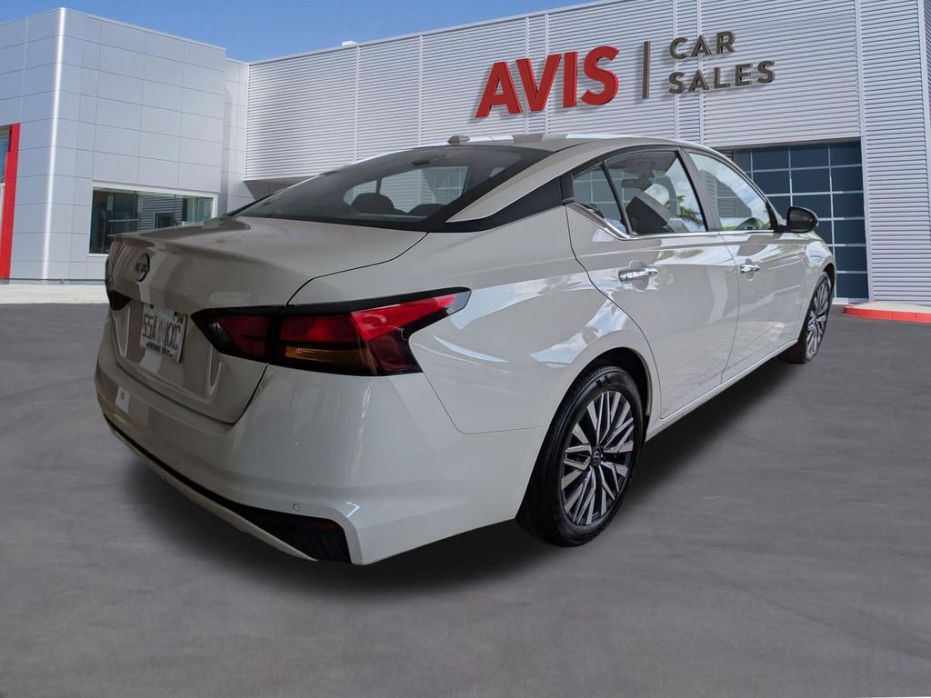 Thumbnail: 2025 Nissan Altima - 6