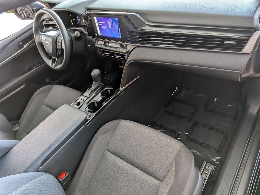 Thumbnail: 2025 Toyota Camry - 31