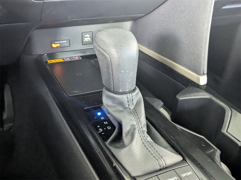 Thumbnail: 2025 Toyota Camry - 14