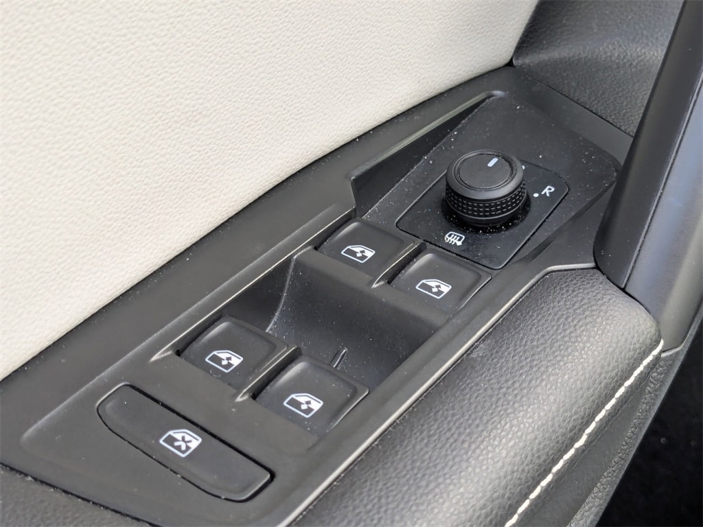 Thumbnail: 2024 Volkswagen Tiguan - 15