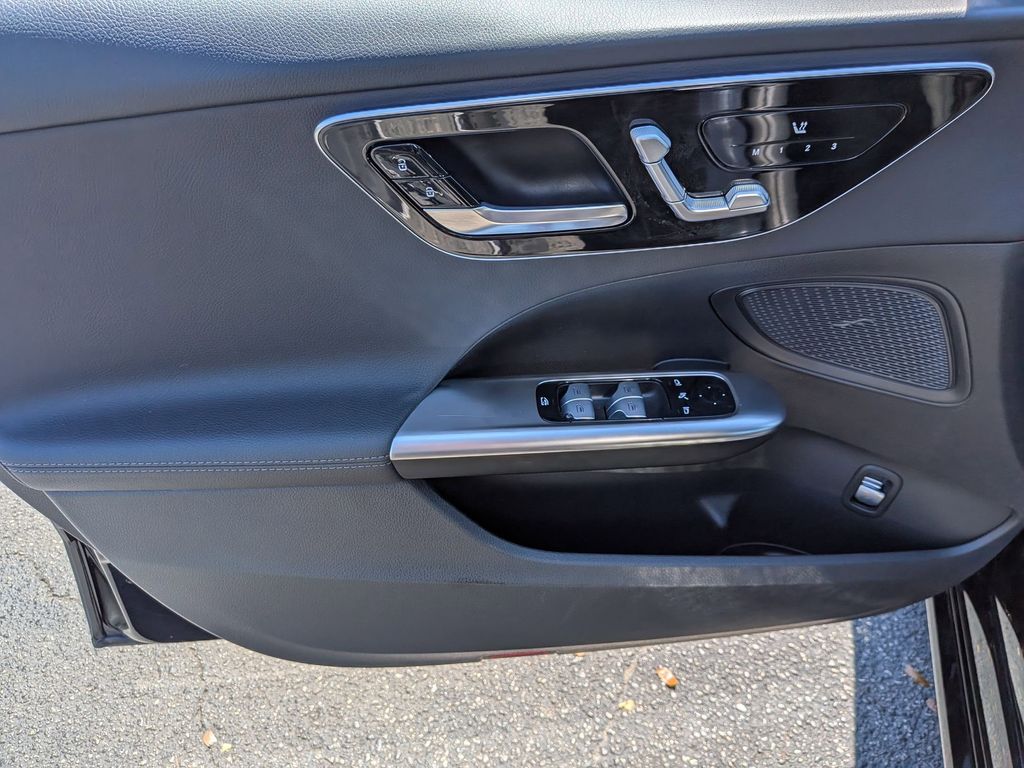 Thumbnail: 2025 Mercedes-Benz C-Class - 14