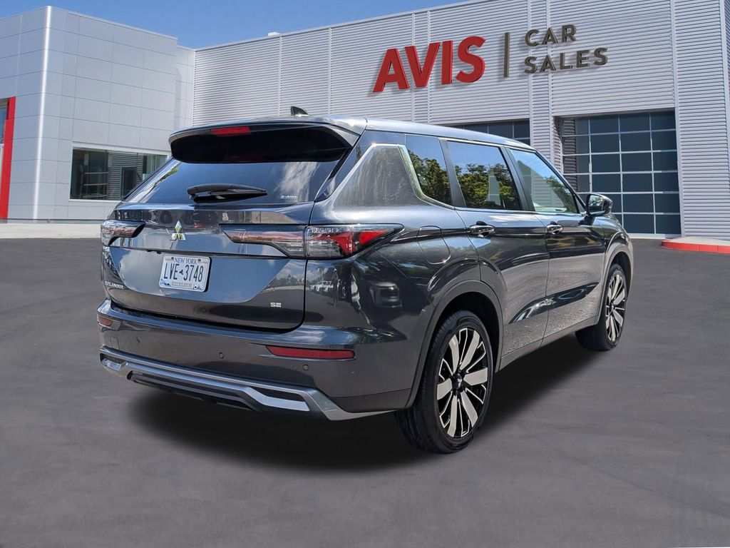 Thumbnail: 2025 Mitsubishi Outlander - 6
