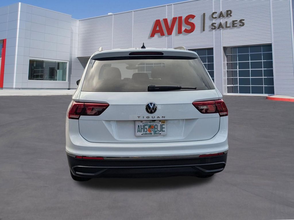 Thumbnail: 2024 Volkswagen Tiguan - 9