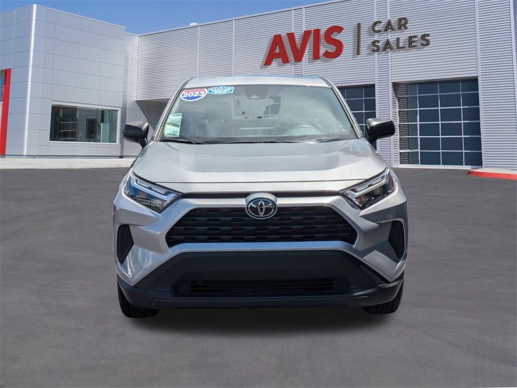 2023 Toyota RAV4 LE photo 2