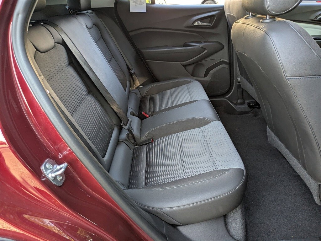 Thumbnail: 2025 Chevrolet Trax - 28