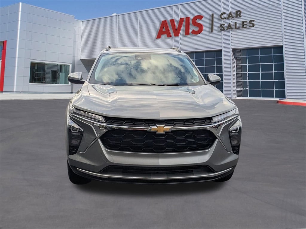 Thumbnail: 2025 Chevrolet Trax - 2