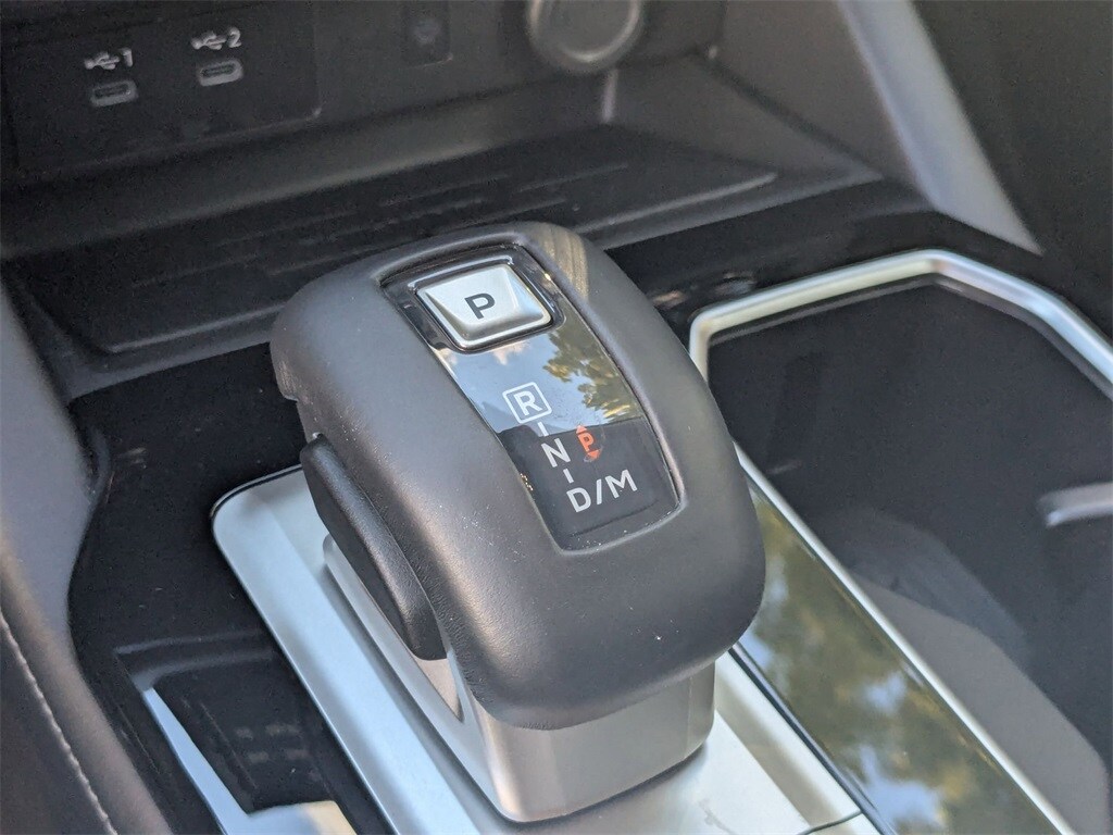 Thumbnail: 2025 Mitsubishi Outlander - 17