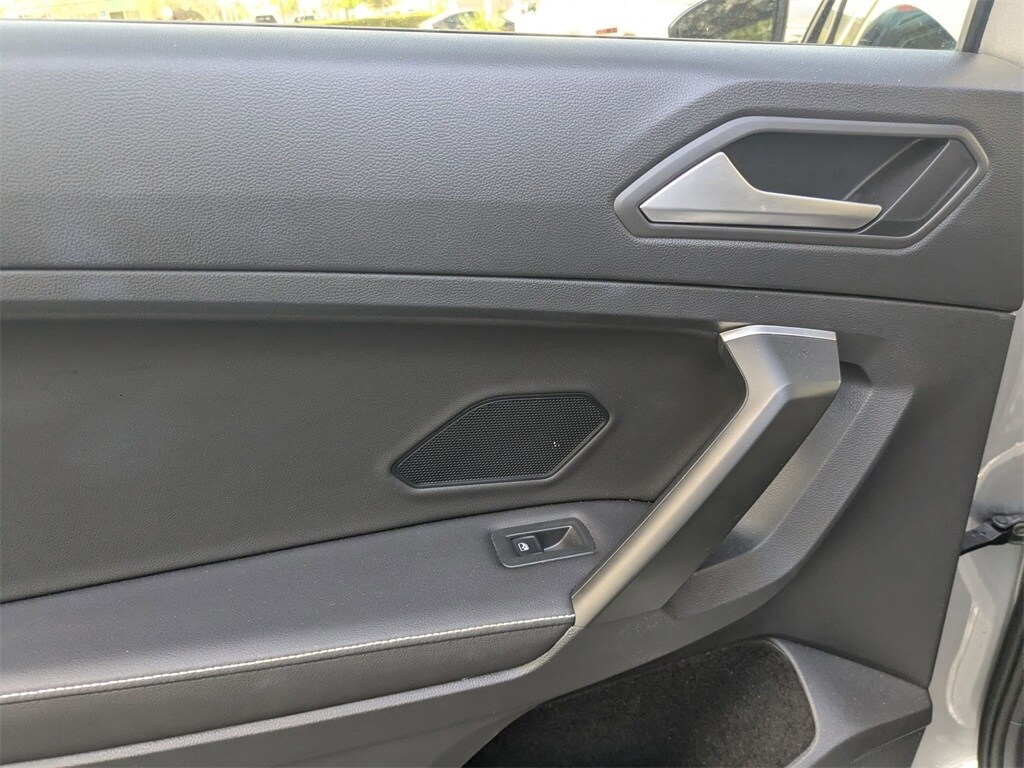 Thumbnail: 2024 Volkswagen Tiguan - 23