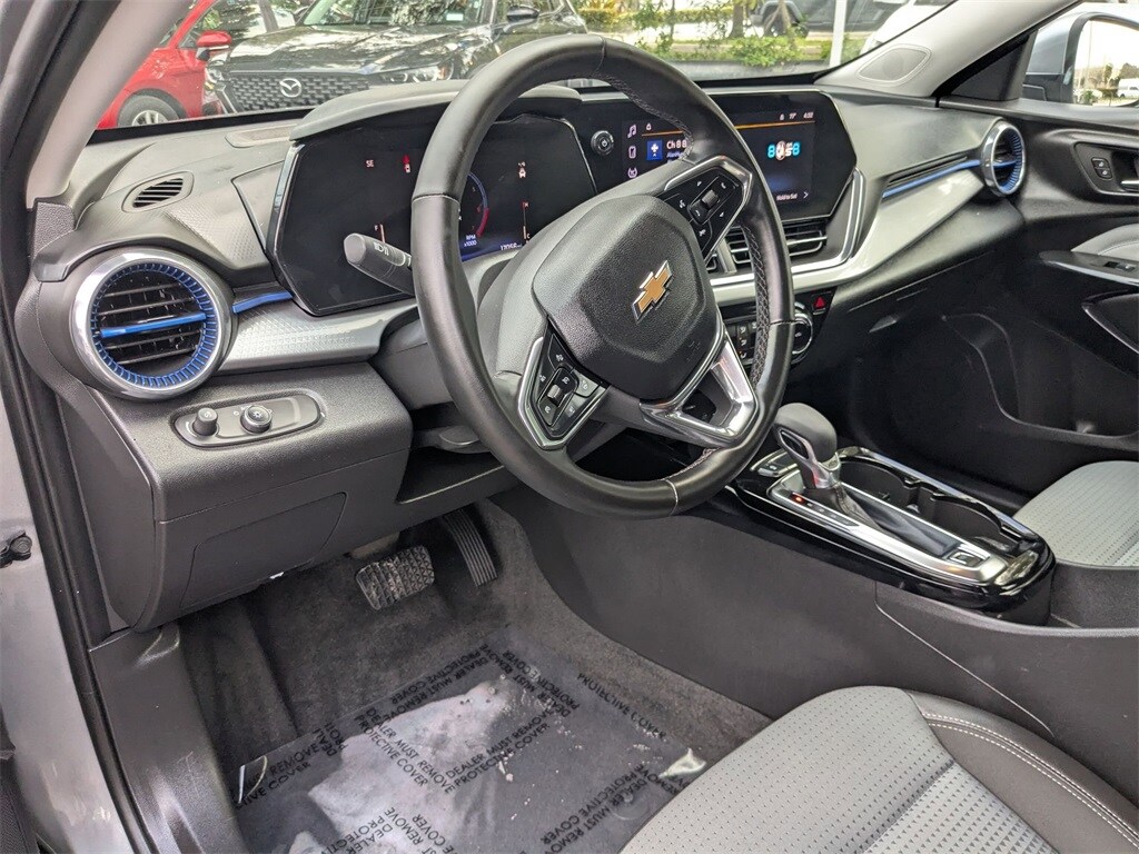 Thumbnail: 2025 Chevrolet Trax - 13