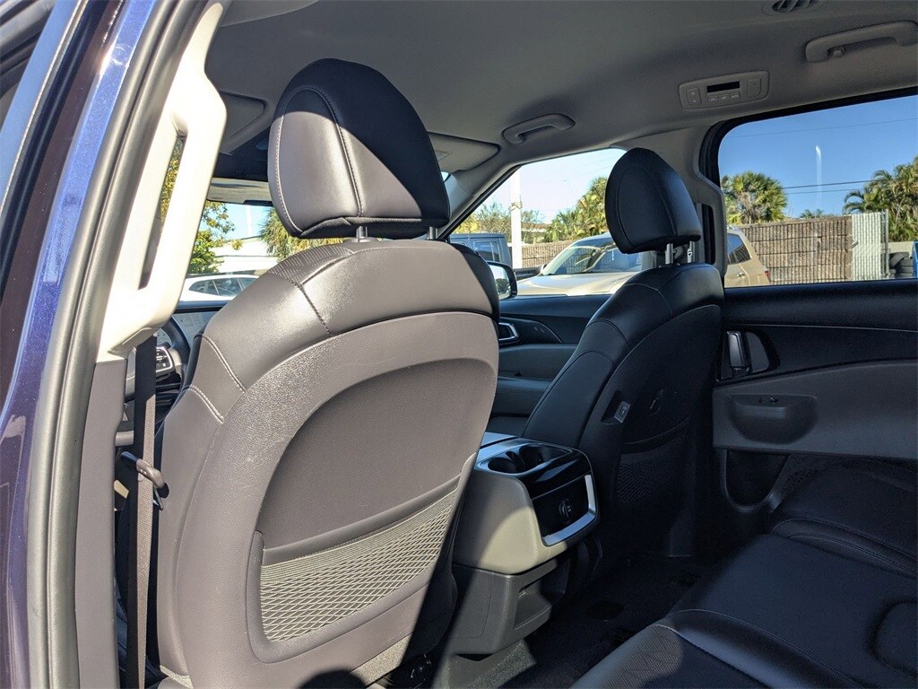 Thumbnail: 2025 Kia Carnival - 23