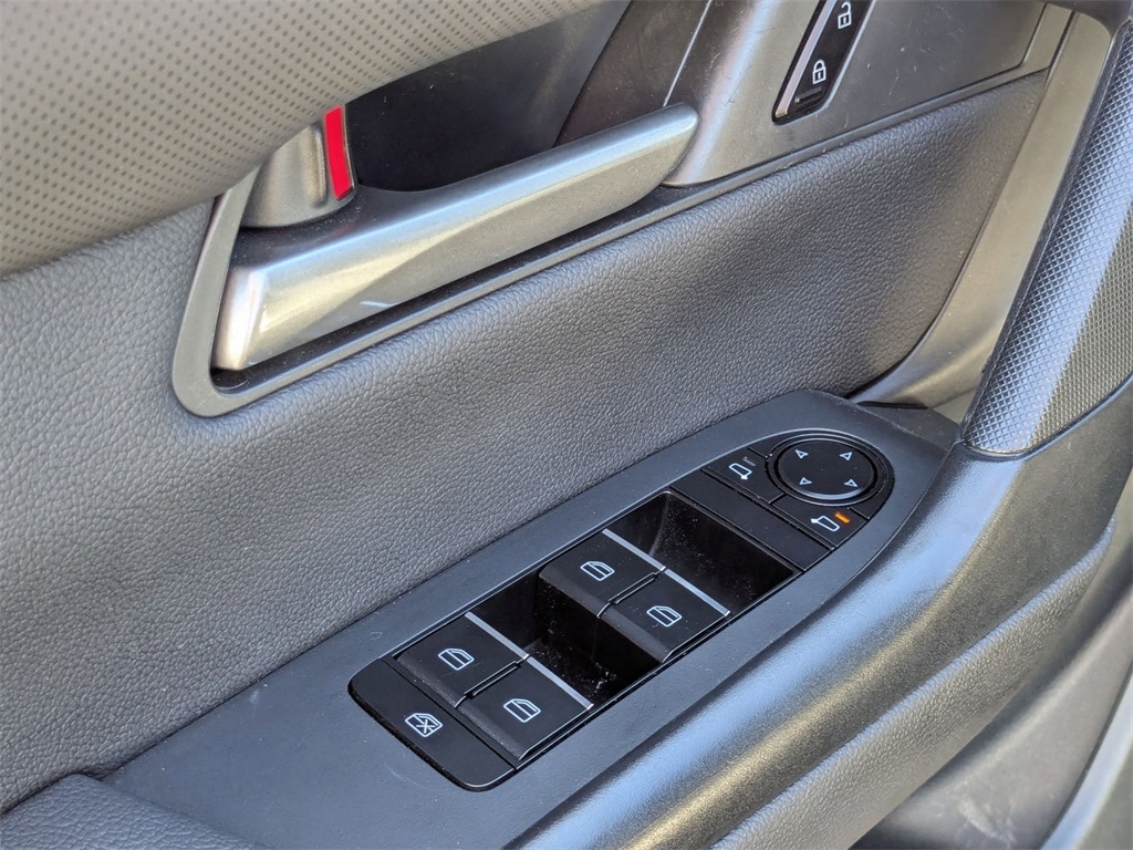 Thumbnail: 2025 Mazda CX-50 - 15