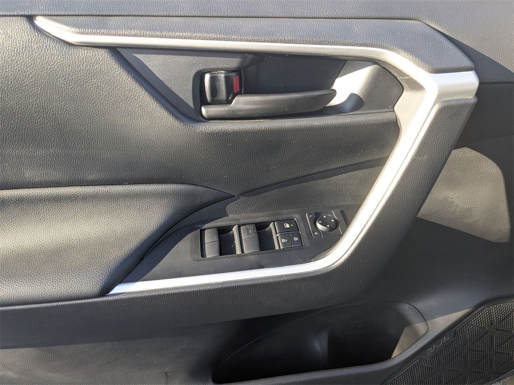 Thumbnail: 2025 Toyota RAV4 - 13