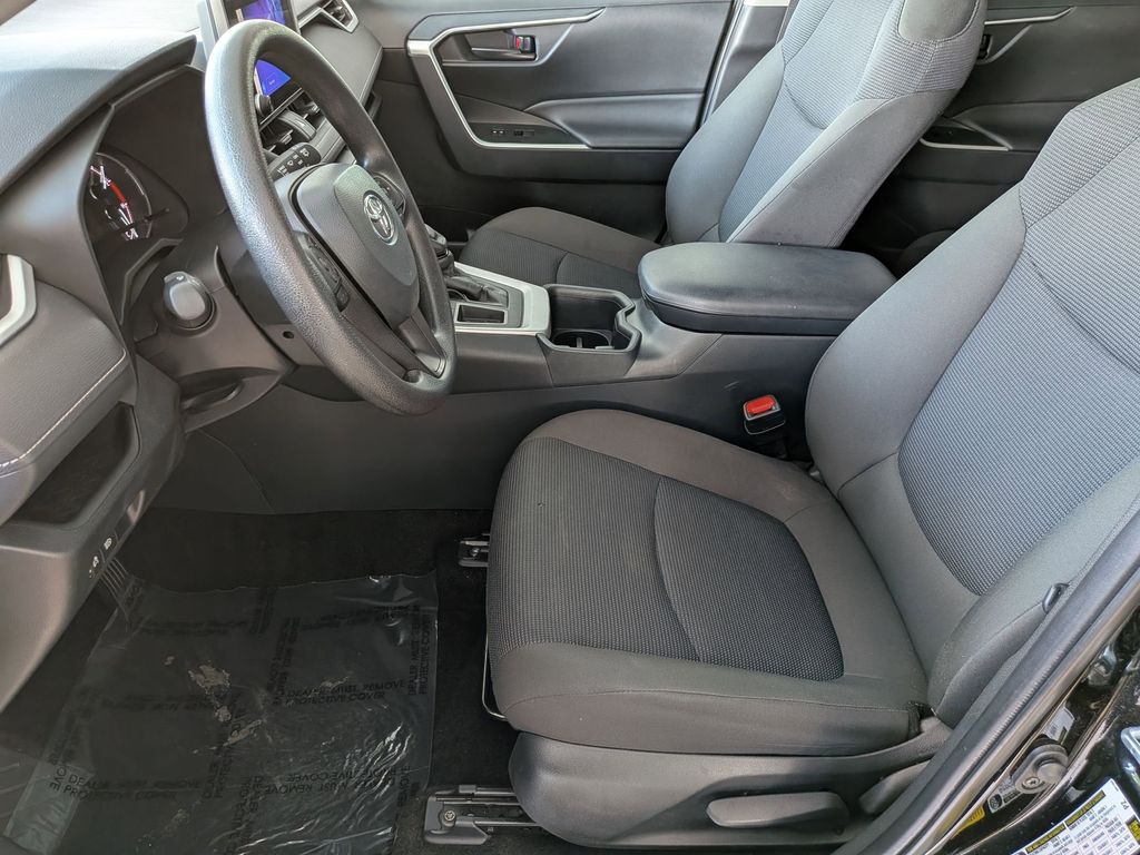 Thumbnail: 2025 Toyota RAV4 - 20