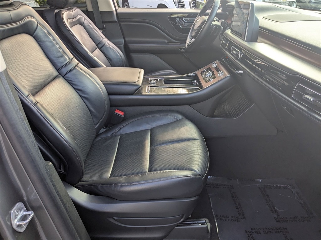 Thumbnail: 2023 Lincoln Aviator - 33