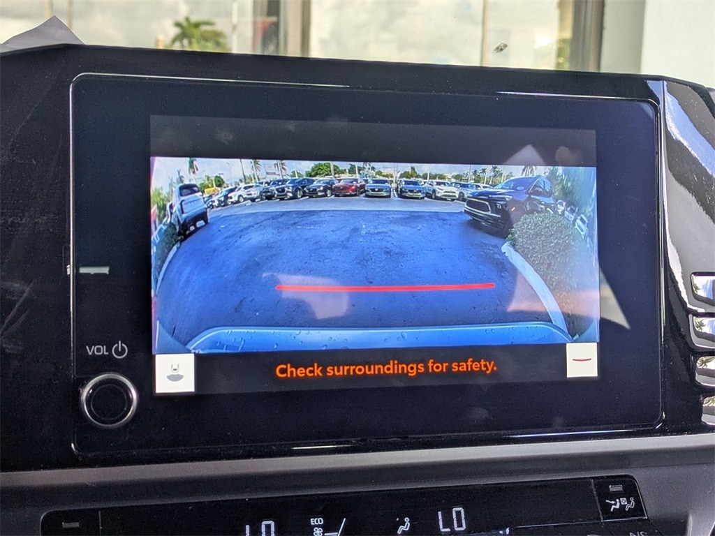 Thumbnail: 2025 Toyota Camry - 17