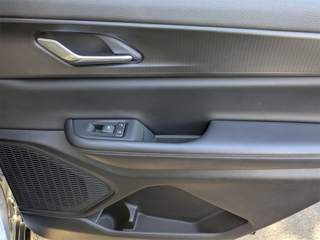 Thumbnail: 2024 Jeep Grand Cherokee L - 30