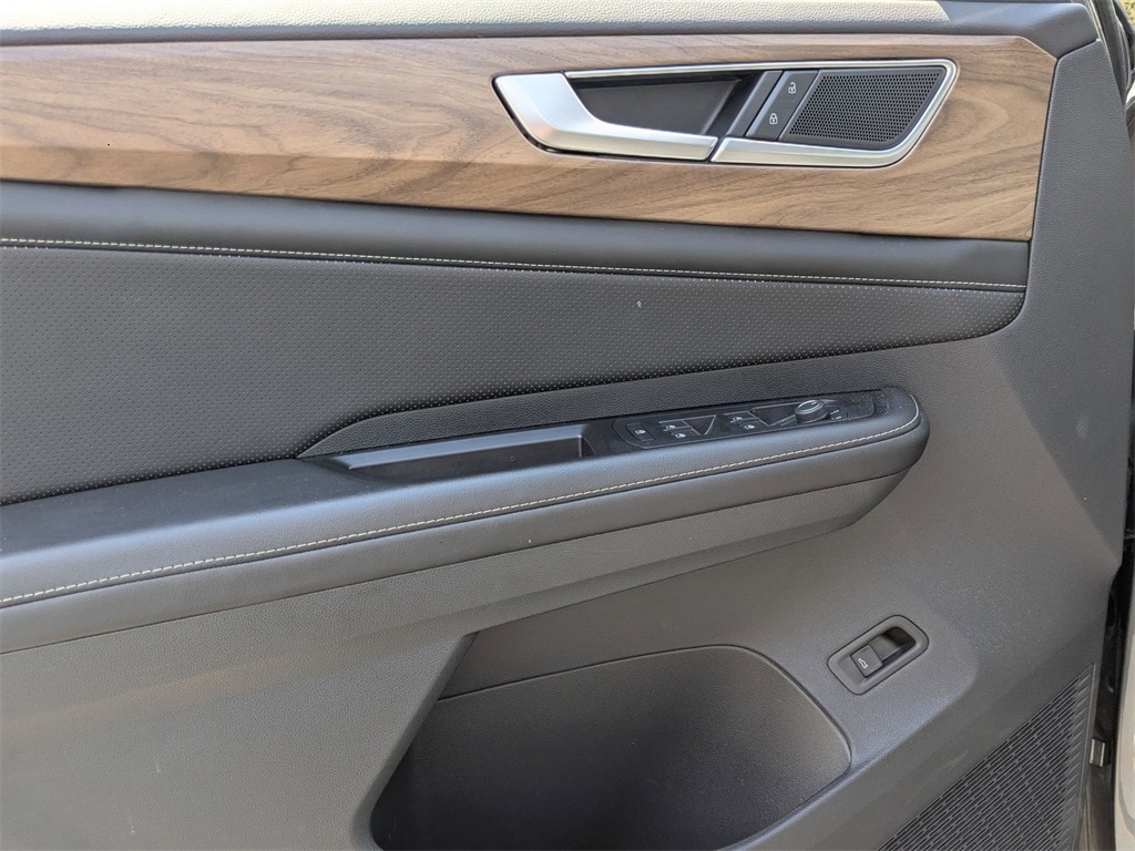 Thumbnail: 2024 Volkswagen Atlas - 14