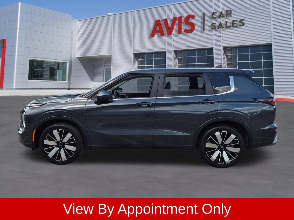 2025 Mitsubishi Outlander SE - Photo 10