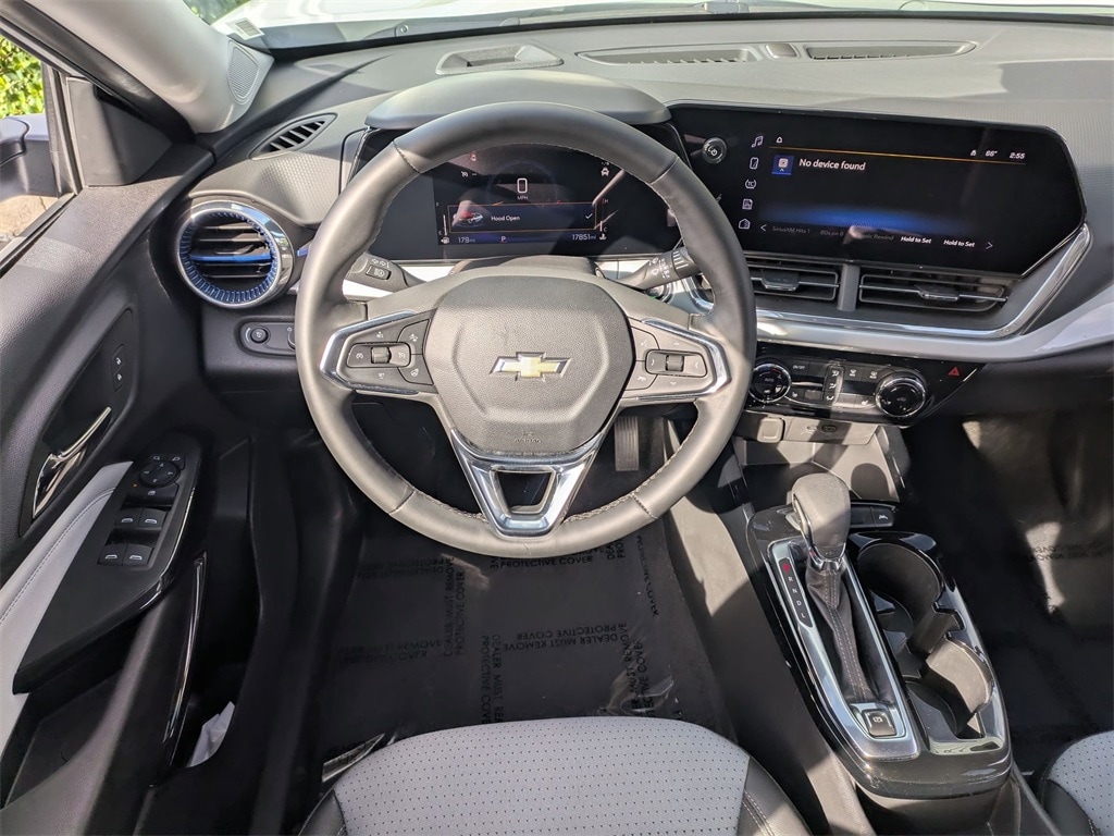 Thumbnail: 2025 Chevrolet Trax - 24