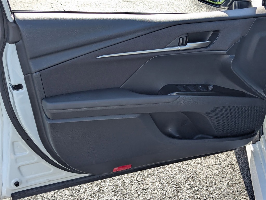 Thumbnail: 2025 Toyota Camry - 11