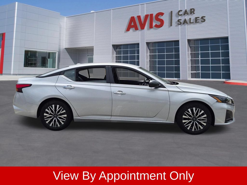 Thumbnail: 2025 Nissan Altima - 5