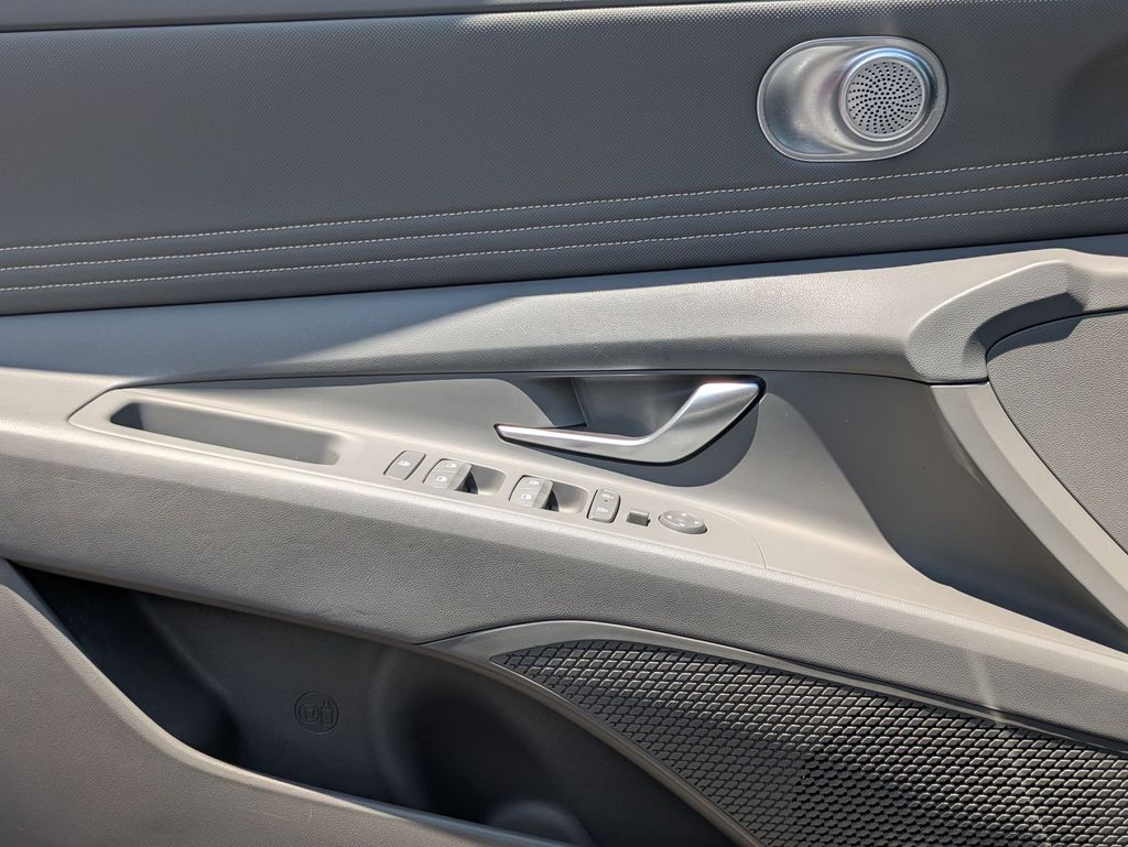 Thumbnail: 2025 Hyundai Elantra - 11