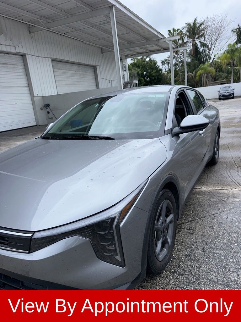 2025 Kia K4 LXS