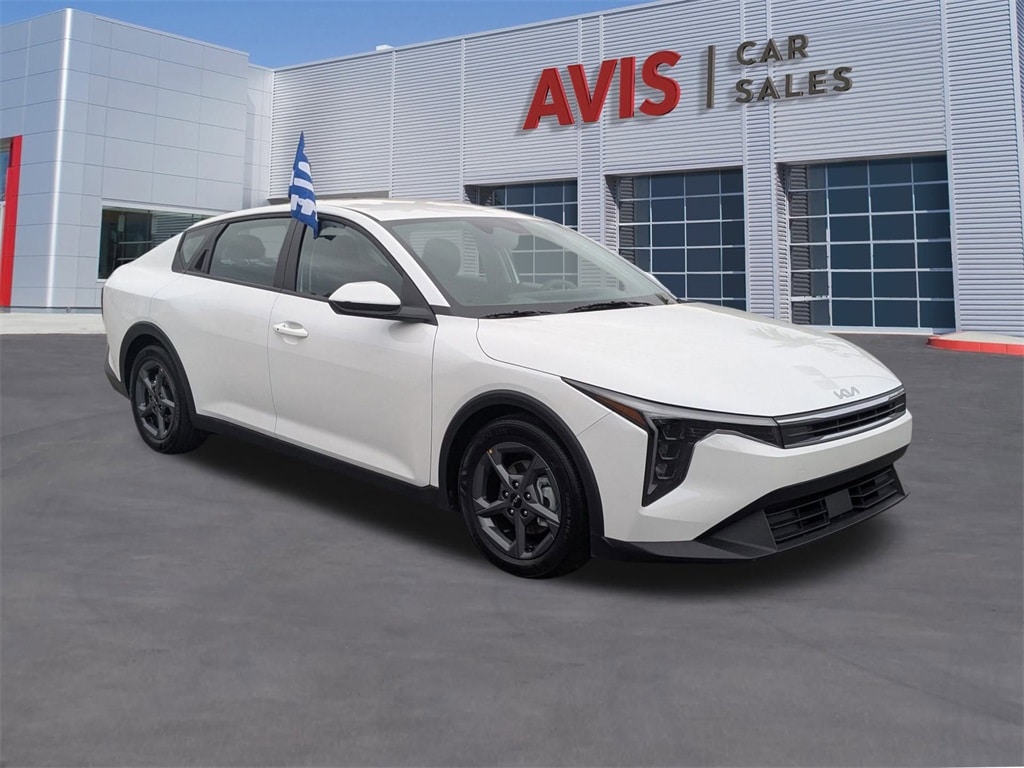 Thumbnail: 2025 Kia K4 - 3