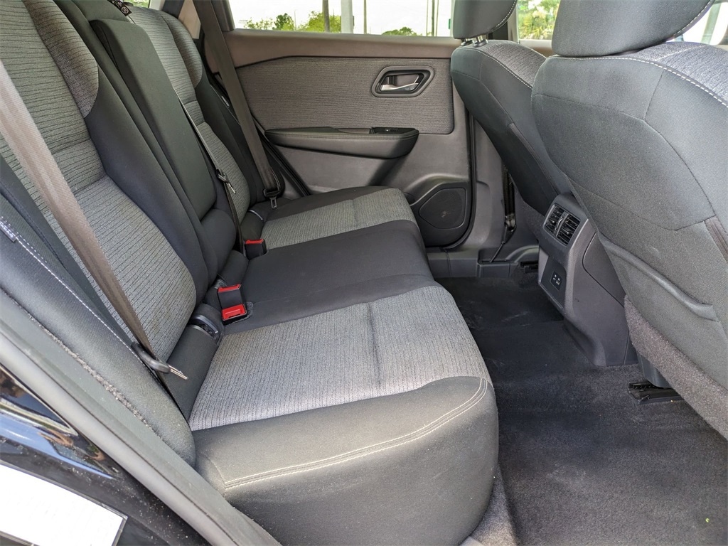 Thumbnail: 2023 Nissan Rogue - 31