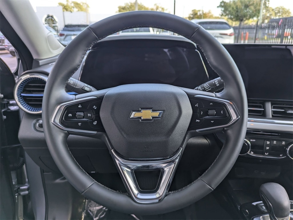 Thumbnail: 2025 Chevrolet Trax - 21